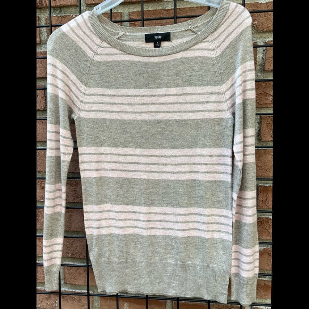 🔥🔥SALE🔥🔥Pink and gray Mossimo Sweater. NWT
